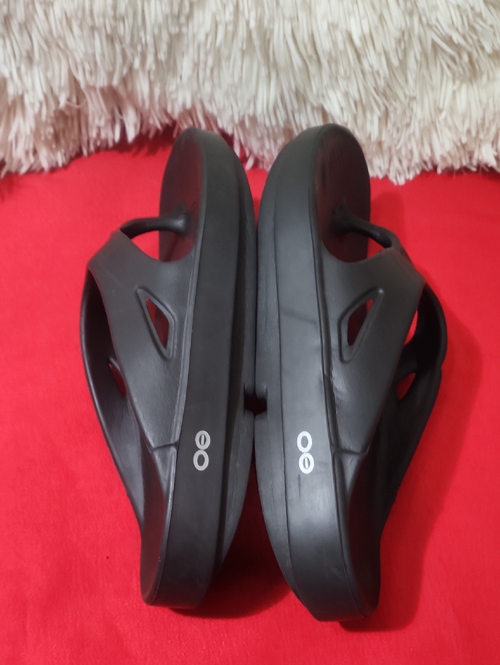 OOFOS Black Unisex Recovery Flip Flops - Picture 7 of 11